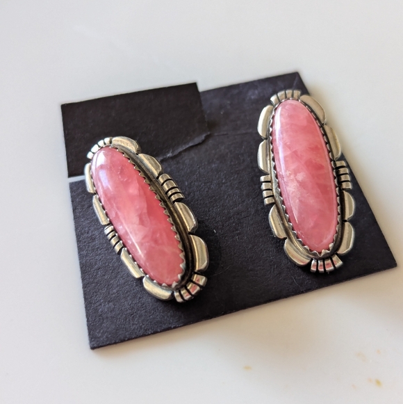 Vintage Native American Pink Mother of Pearl Earrings - Picture 2 of 8